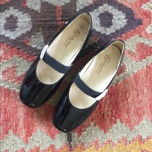 Black dress shoes. US size 3